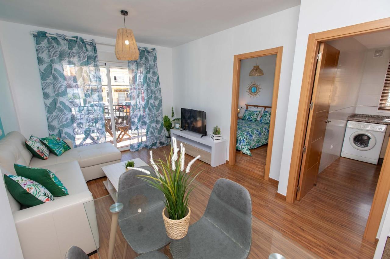Holidays By The Sea Apartments Malaga Exterior photo