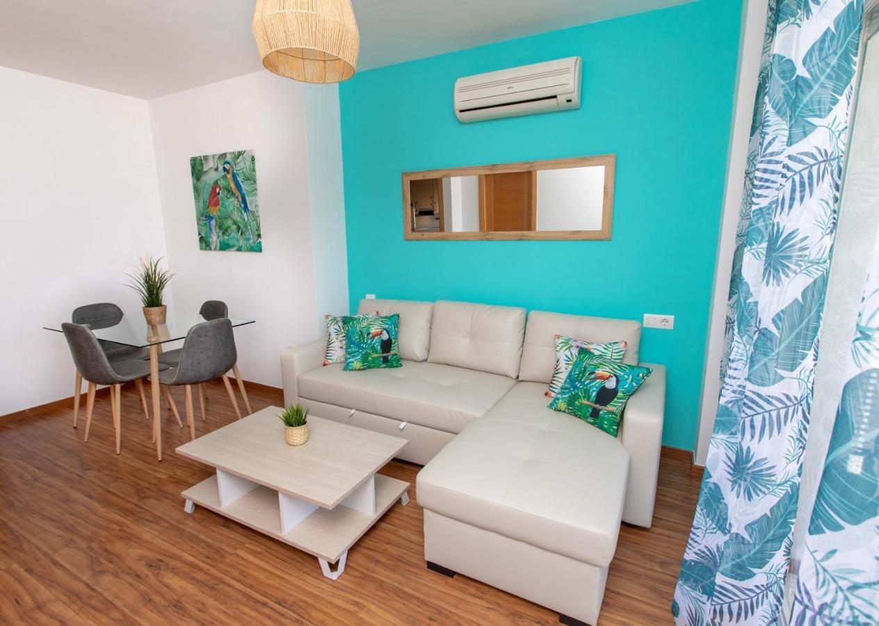 Holidays By The Sea Apartments Malaga Exterior photo